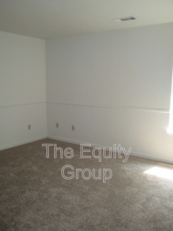 Visalia House: 4043 West Victor Avenue