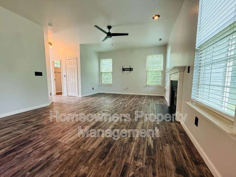 Spring Lake House: 69 River Oak St.