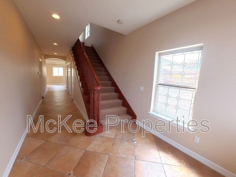 Imperial Beach House: 525 12th Street