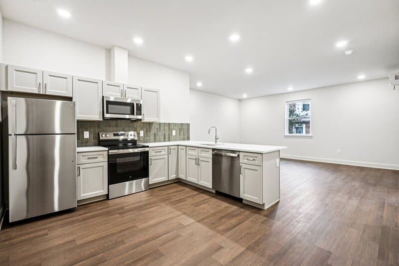 Philadelphia Condo: 472 Roxborough Avenue - 3R