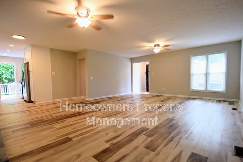 Fayetteville House: 4408 Chesterbrook Dr