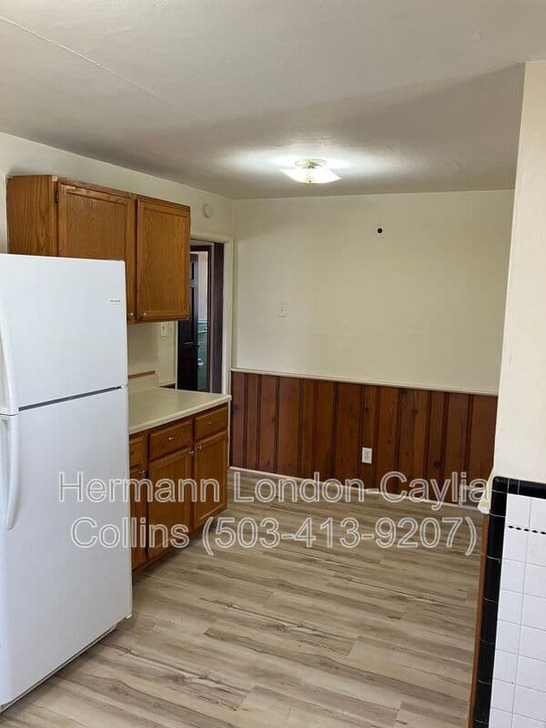 Saint Louis House: 5657 Sunbury Ave