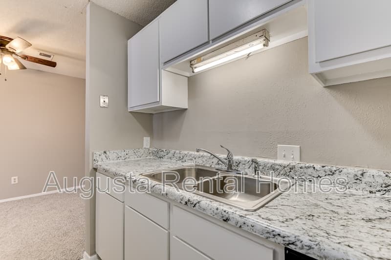 Augusta Condo: 2515 Center West Parkway - 3N