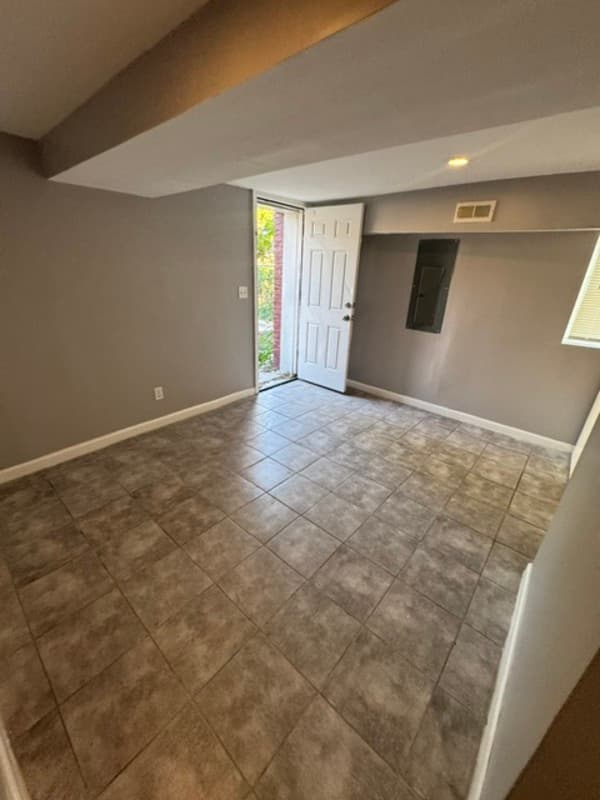 Baltimore Condo: 2101 Chelsea Terrace - 1