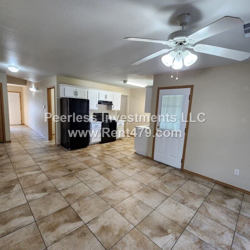 Springdale Townhome: 844-A Lariat St