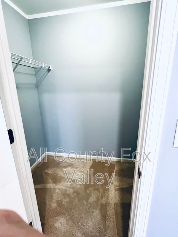 Algonquin Townhome: 300 Emerald Lane