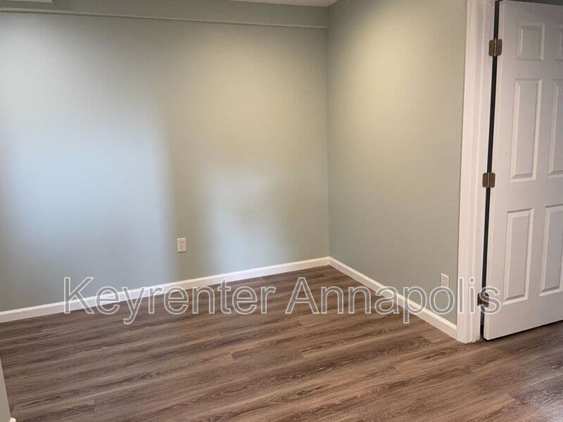Crownsville House: 840 Valentine View