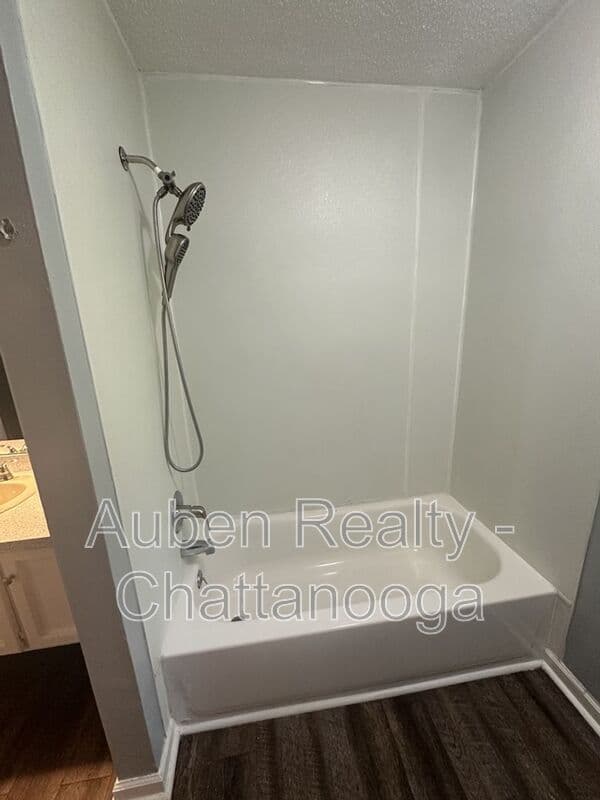 Hisxon Condo: 809 Forest Dale Lane