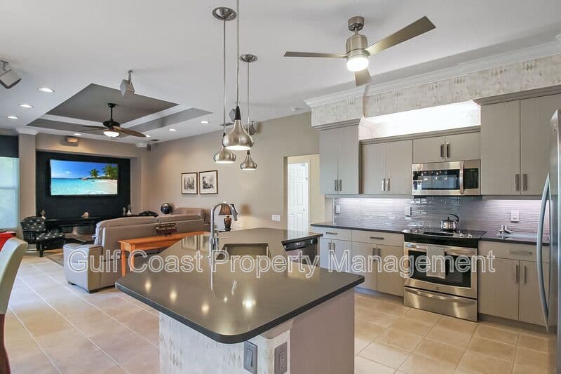 Nokomis House: 2107 Calusa Lakes Blvd
