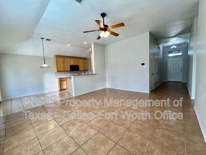 Fort Worth House: 321 Fossil Bridge Drive