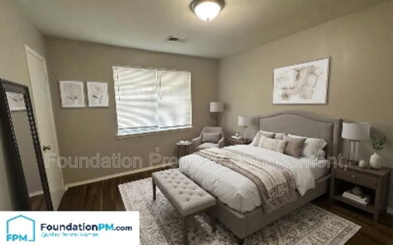 Memphis House: 1056 Hudson Street