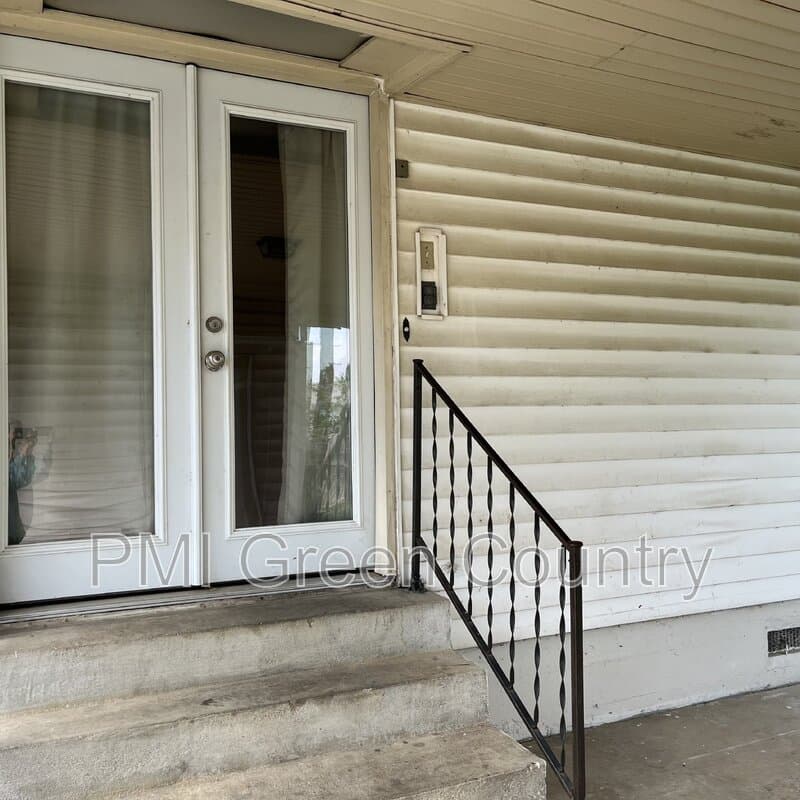 Tulsa House: 4547 E Young Ct