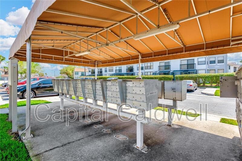 Clearwater Condo: 1900 Pelican Landing Blvd