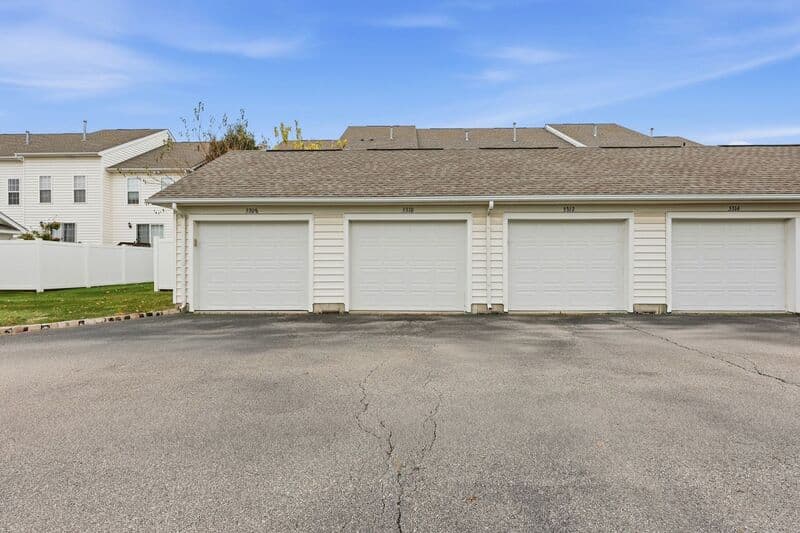 Dublin Townhome: 5310 Cross River Falls Blvd