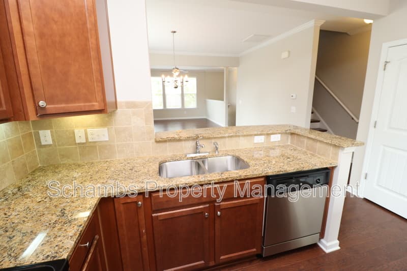 Cary House: 5045 Lalex Ln