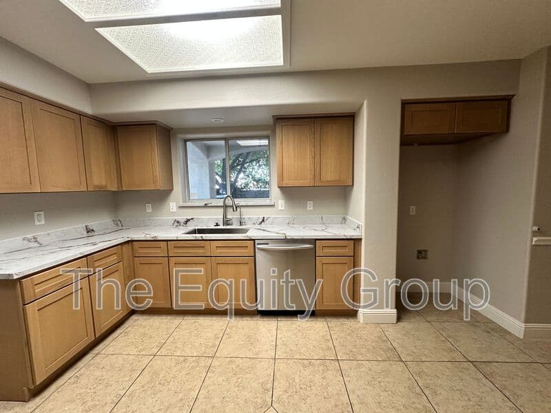 Visalia House: 5319 W. Harold Ave