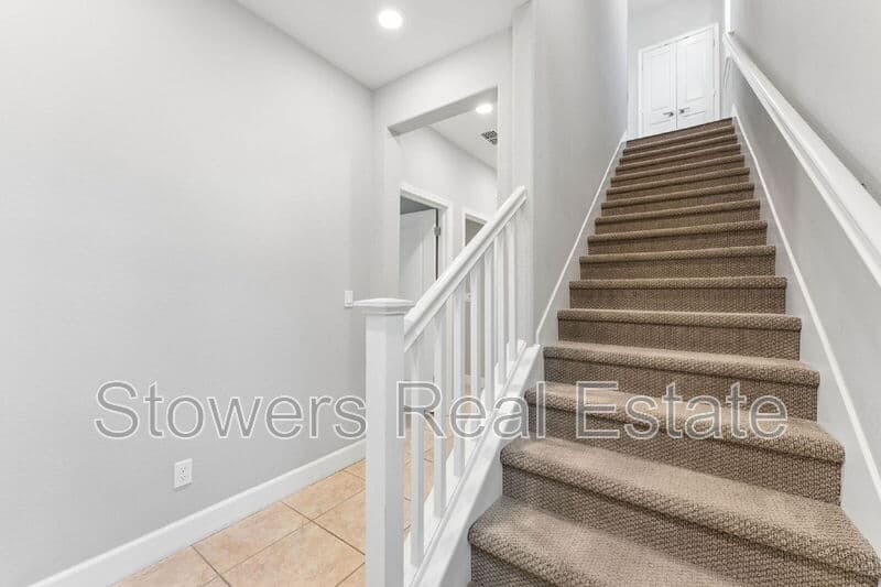 Hayward House: 220 Caterina Way