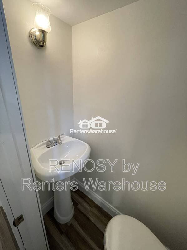 Essex House: 128 Wiltshire rd