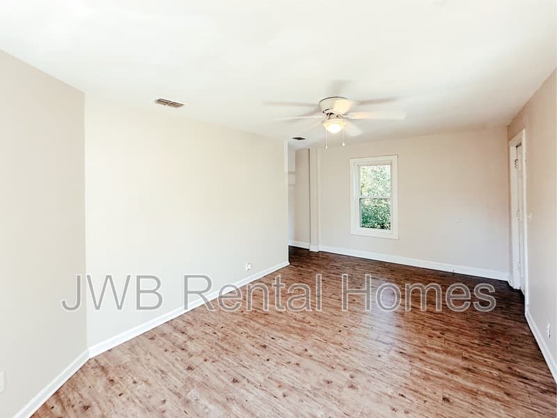 Jacksonville House: 3048 Dignan St