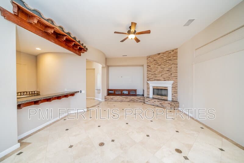 Riverside House: 17425 Cyrus Lane