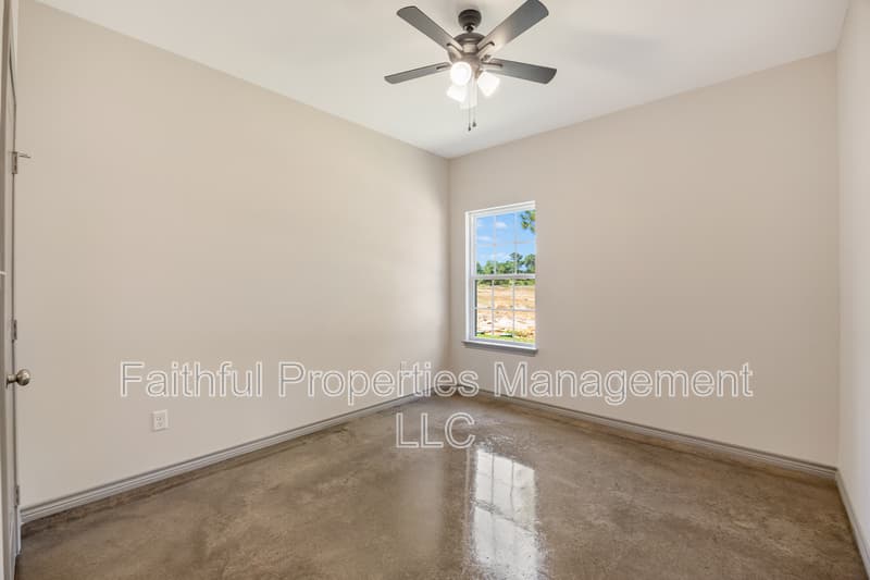 Tyler Condo: 13554 Farm to Market Road 14 - 14