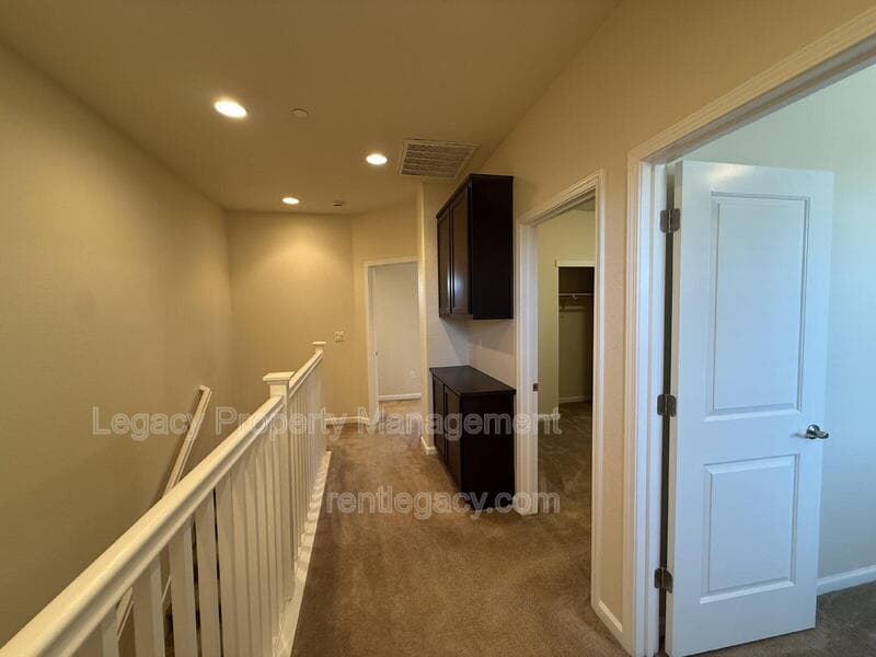 Sacramento House: 2486 Boxwood Street