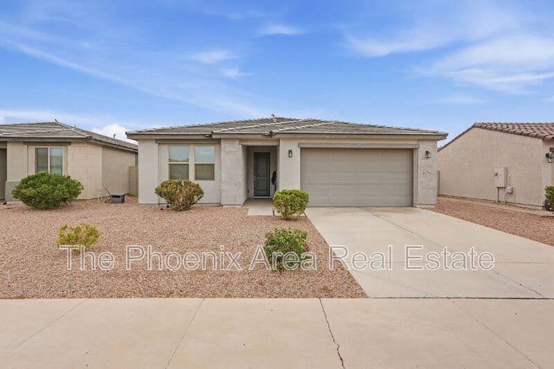Maricopa House: 35786 W Santa Monica Ave