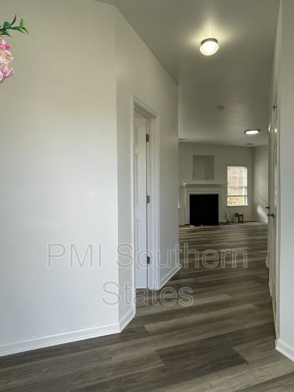 Greenville House: 16 Evonvale Ct