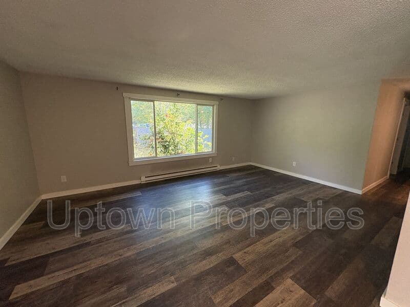 Tigard House: 8120 SW Thorn St