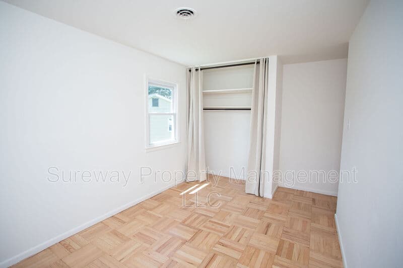 Cherry Hill House: 455 Chapel Ave E
