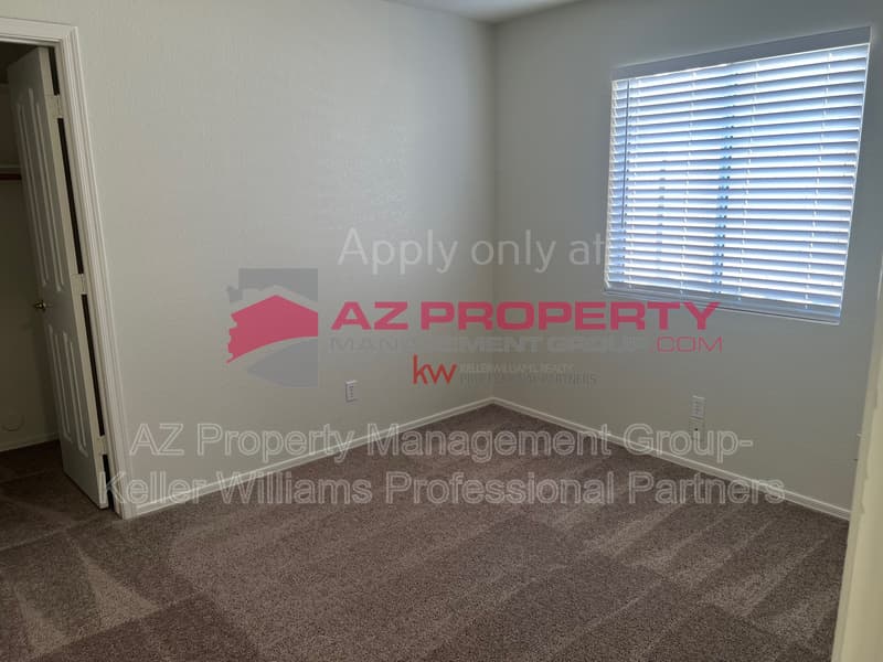 Glendale House: 4838 W Kerry Ln