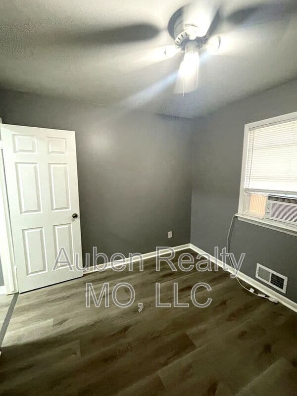 Kansas City Condo: 3143 Puckett Rd