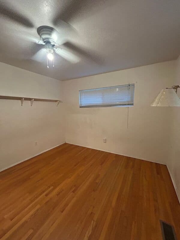 La Mesa House: 4040 Yale Ave
