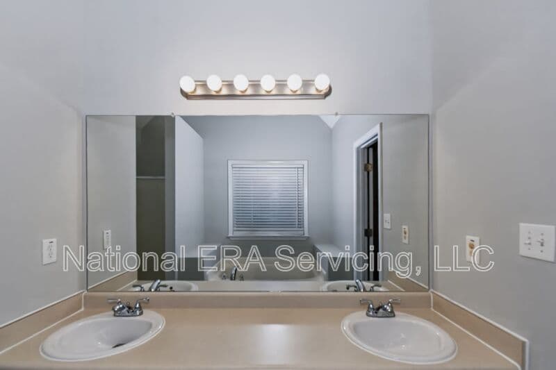 Locust Grove House: 704 Emertrey Dr