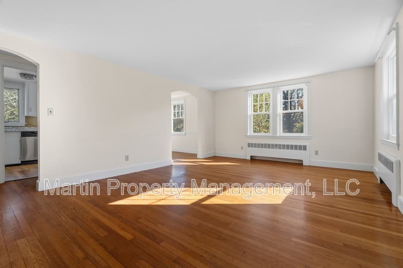Acton House: 52 Taylor road