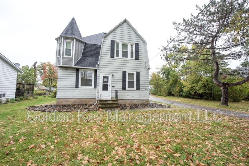 North Olmsted Condo: 5195 Dover Center Road - 1