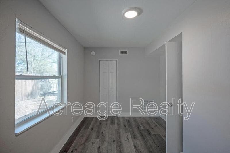 Jacksonville House: 1652 Myrtle Ave N
