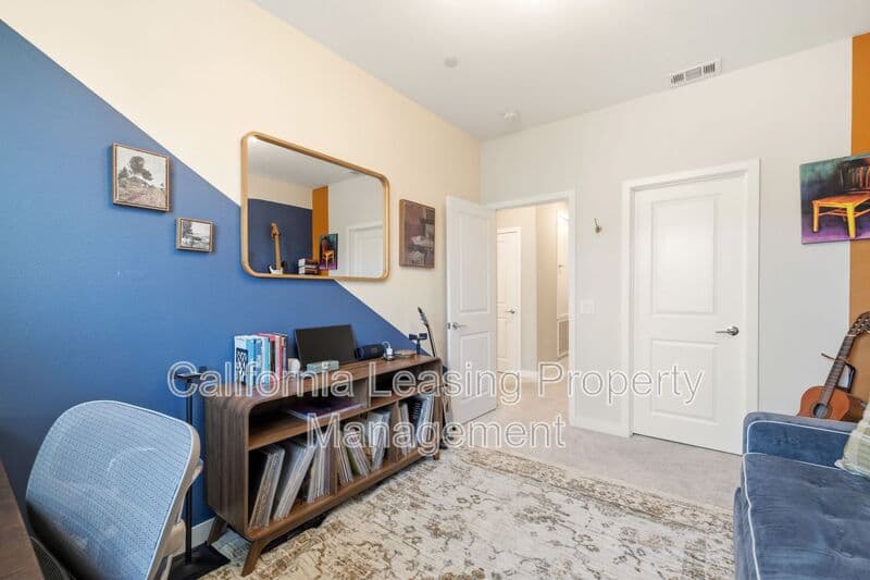 Valencia House: 27233 Red Willow Court