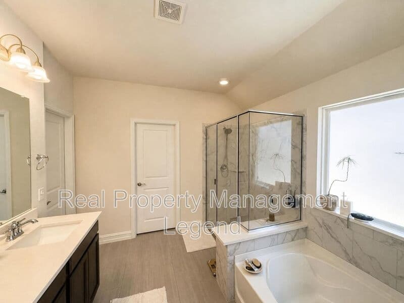 Aubrey House: 2812 Ranger Ln