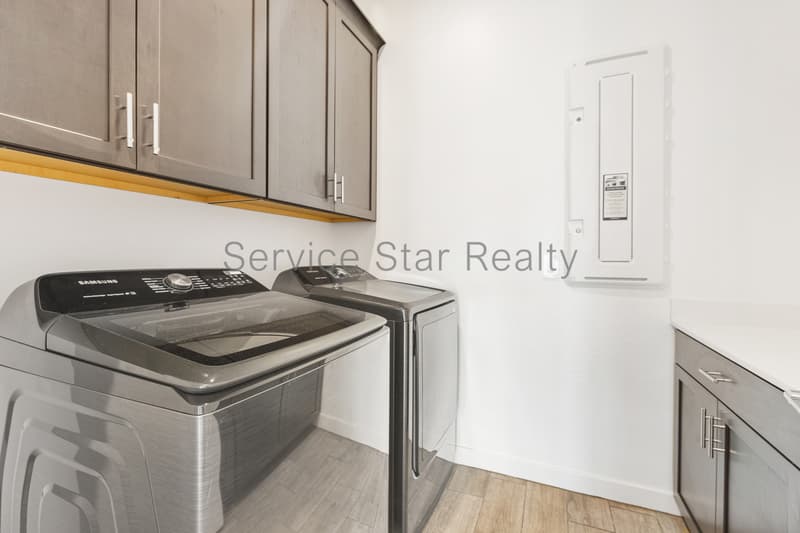 Laveen House: 4019 W Piedmont Rd