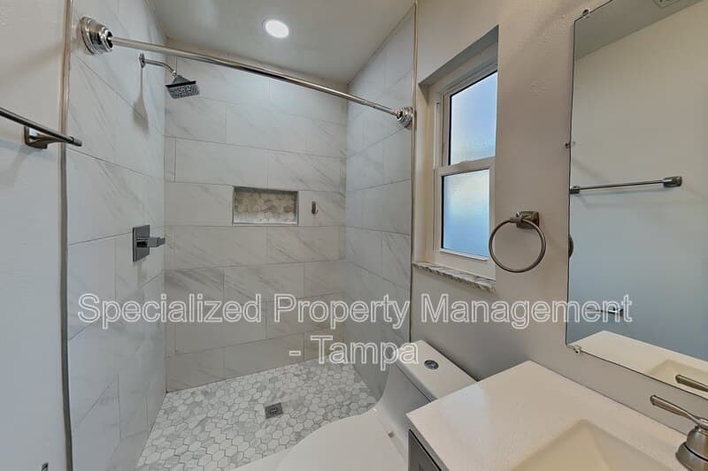 Tampa House: 3619 W Cass St