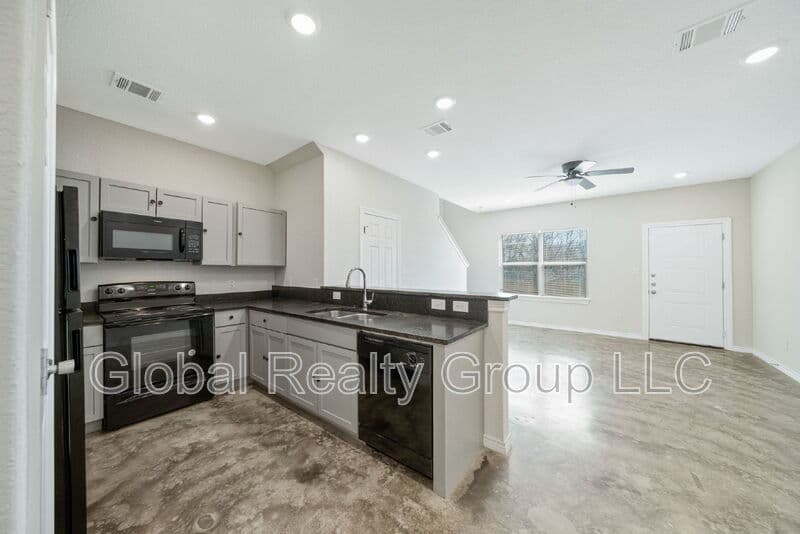 San Antonio Condo: 6914 Crestway Dr