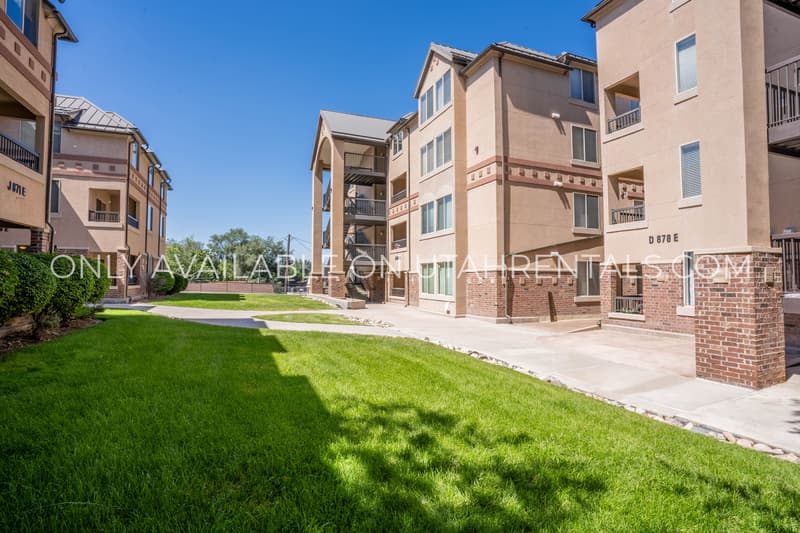 Provo House: 866 E 700 N