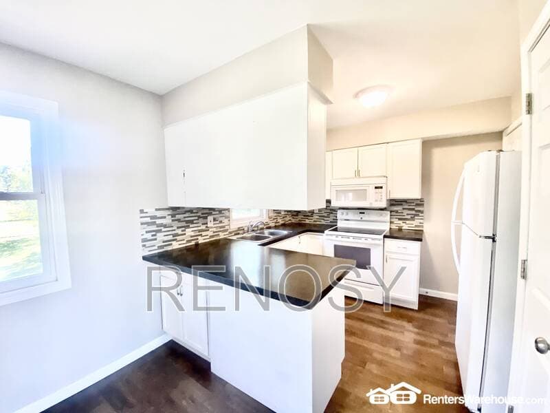 Des Moines House: 4924 Madison Ave