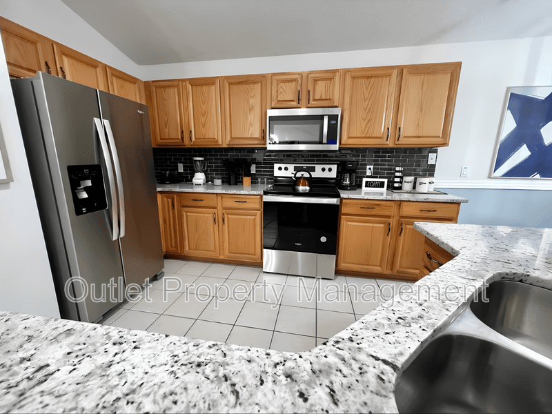 Davenport House: 122 Highgate Park Blvd