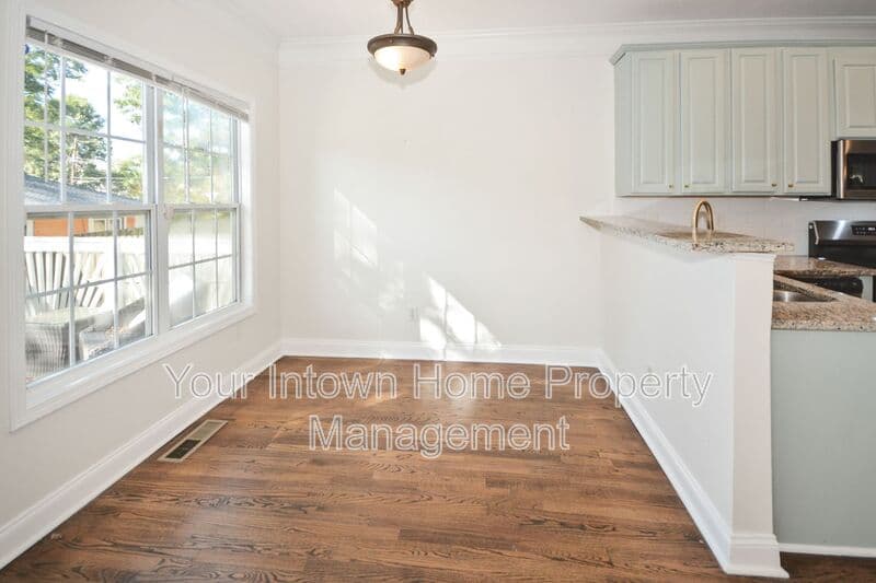 Atlanta House: 69 Haygood Ave SE
