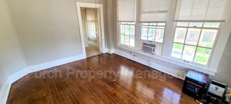 Pensacola Condo: 320 N Barcelona St