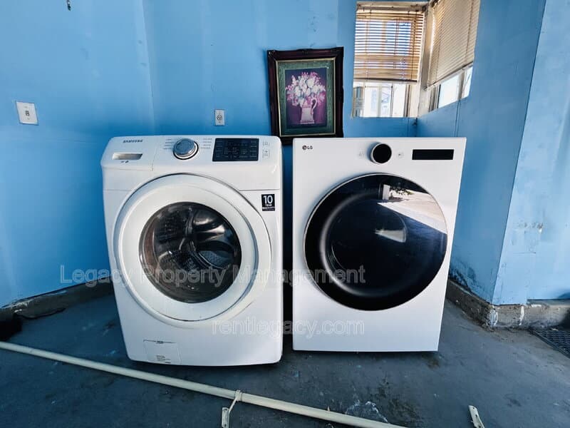Suisun City House: 232 Redstone Cir