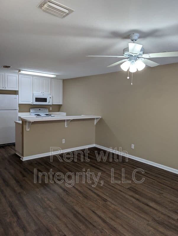 Tallahassee House: 4250 Augustus Oak Court