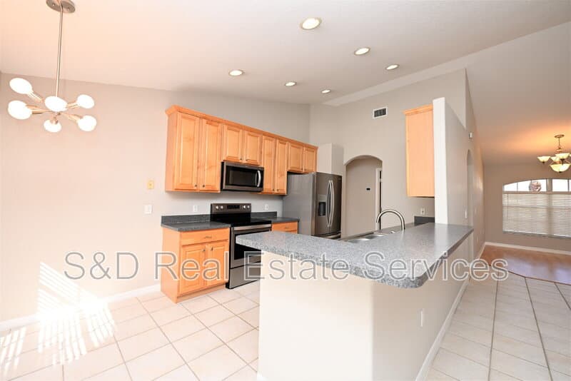 Lakeland House: 3518 Remington Oaks Way